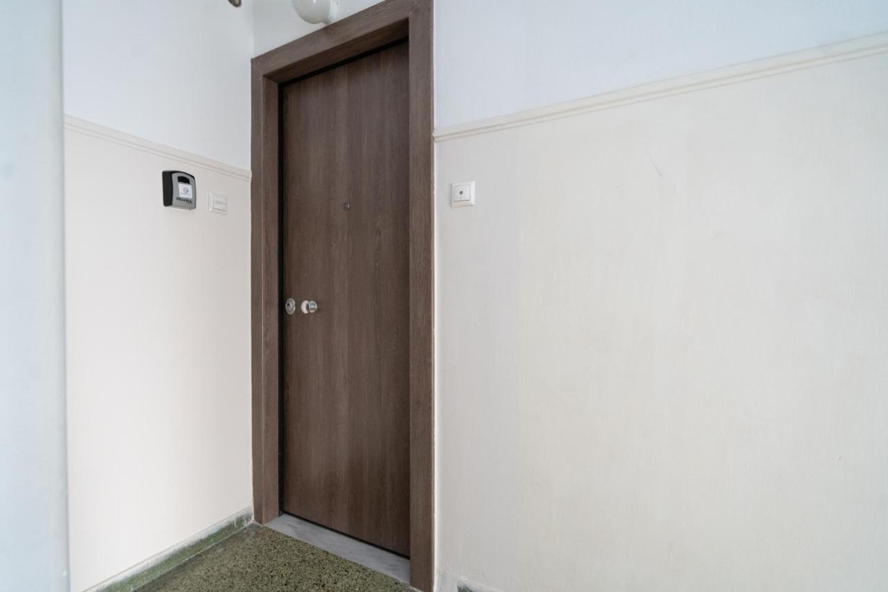 Athens Experience In Exarchia, Big Terrace Apartment Bagian luar foto