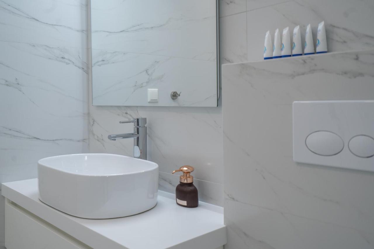 Athens Experience In Exarchia, Big Terrace Apartment Bagian luar foto
